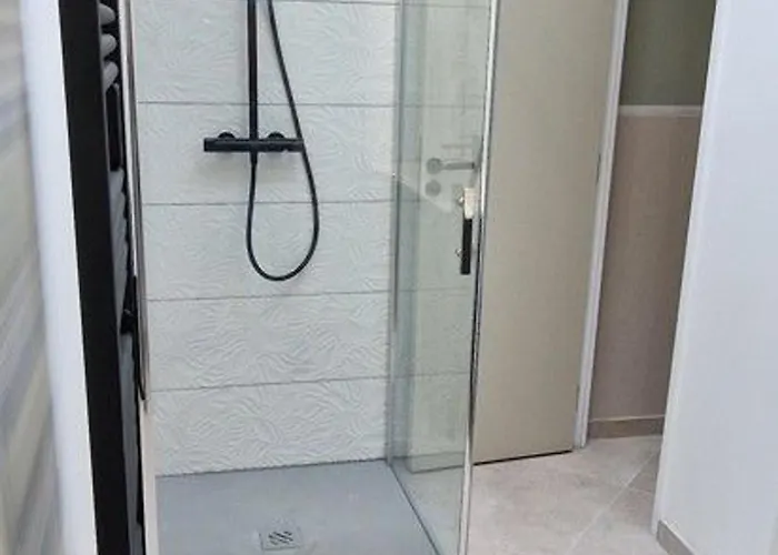 Maison De Charme En Bord Du Loir, 6-8 Pers, Proche Zoo De La Fleche, Piscine A Venir, Parking Inclus - Fr-1-410-429 Feriehus *